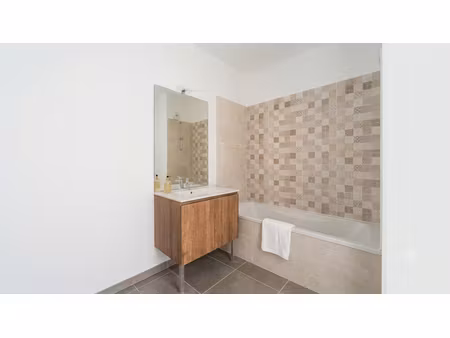 vente appartement 40 m² à chateaurenard (13160)  166 700 €