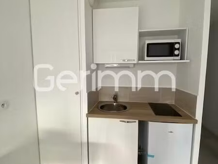 studio 1 pièce 18 m²
