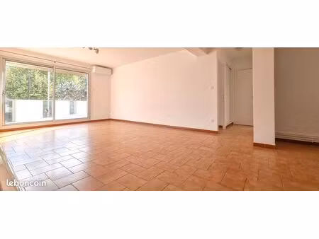 magnifique f2 rénové 60 m² + terrasse 20 m²