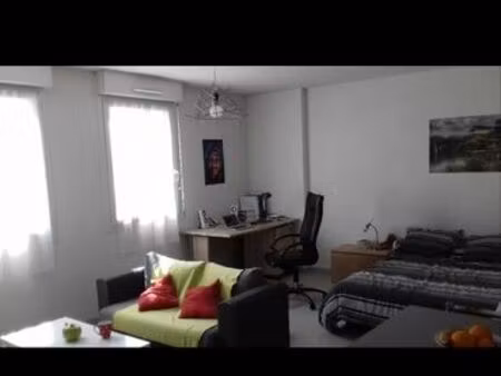 studio étudiant non meublé de 35 m2 proche fac de pau