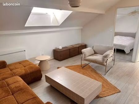 t3 - place renet - elec comprise - refait à neuf - meublé par décoratrice