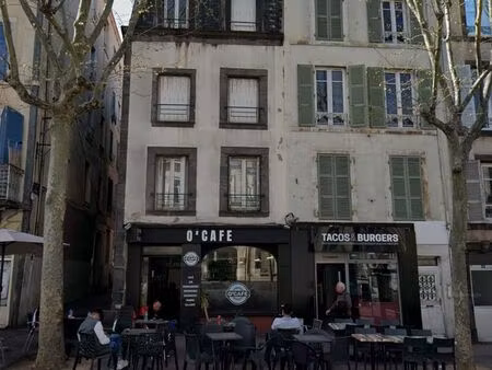 local commercial loué