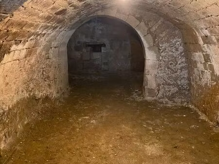 cave a louer pour conservation de vins dans le centre de châtellerault
