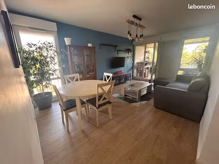 t3 meublé 65 m² – fin d'oise – parking sécurisé – cave 25 m² – 10 min gare – chauffage inc