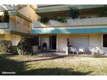 studio terrasse villeneuve les avignon