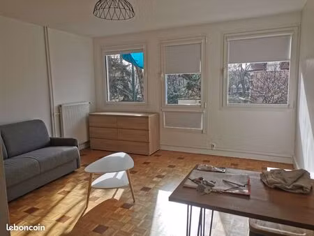 studio meublé lumineux 28m² rueil centre