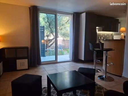 t1 meublé avec terrasse et jardin dans les oliviers