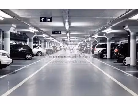 location parking à vincennes (94300)  111 €