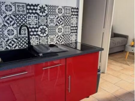 t1 tout confort à proximité du lycée marie curie