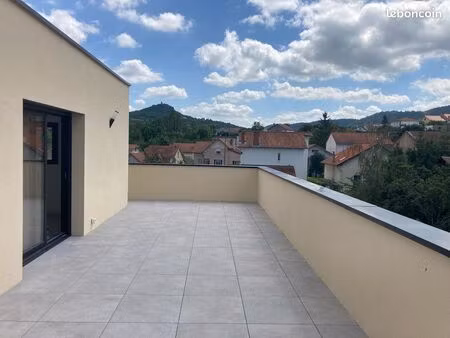 magnifique terrasse proche châtaigneraie chu bus
