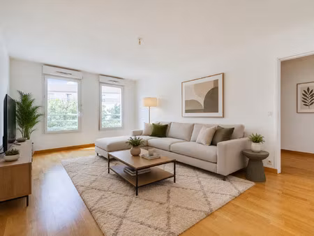 coup de coeur appartement lumineux avec ascenseur et 2 plac