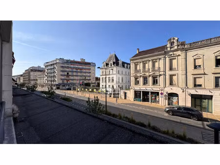 a vendre centre ville de perigueux appartement de type iv avec ascenseur  cave et loggia.