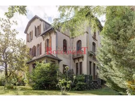 limite clermont/chamalières propriété de 350 m2 sur 1360m2 de terrain clos et arboré
