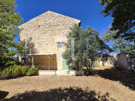 mas en pierres en campagne de sainte cécile les vignes