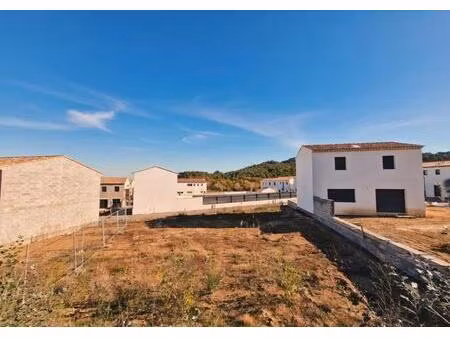 terrain à bâtir au puy-sainte-réparade – 550 m² viabilisé