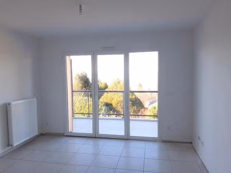 t2 avec balcon et garage à évian-les-bains