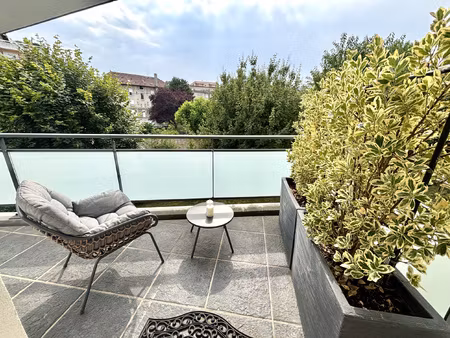 appartement t4 de 92 m2 quartier calme à deux pas du centr