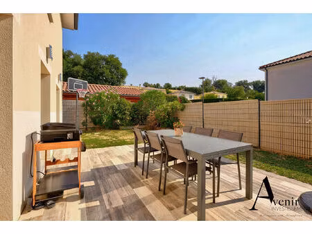 appartement /villa t4 82m2 rez-de-jardin - 3 chambres - 2 sdb - jardin 80m2 - garage et pa