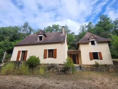 maison contemporaine  chalets en bois et terrain boisé d'un hectare