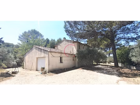 bastide t6 150m2 avec piscine au calme à ventabren