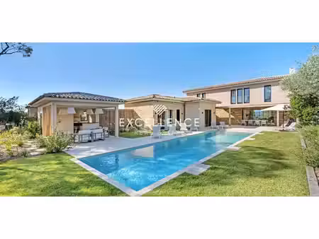 villa avec piscine et jardin saint-tropez (83)