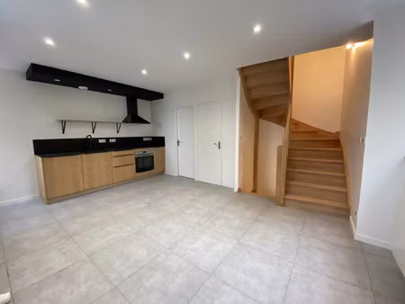 location maison 3 pièces 68 m² à villechenève (69770)