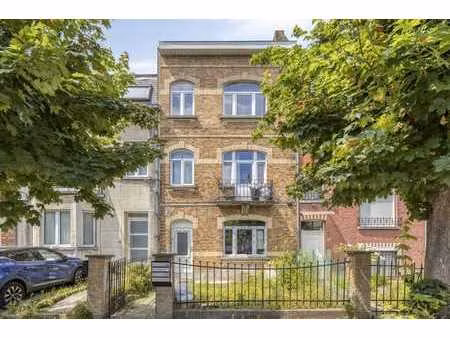 immeuble d'investissement avec trois entités à vendre à laek