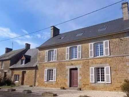 vente longère et corps de ferme au teilleul (50640) : à vendre / 251m² le teilleul