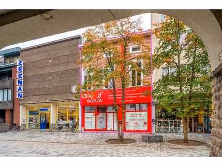 projectgebouw met unieke volumes op absolute a-locatie