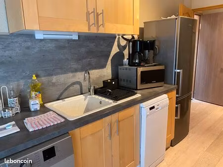 appartement situé à 50 m de l'église dans l'hyper centre de la bourboule dans une rue au c