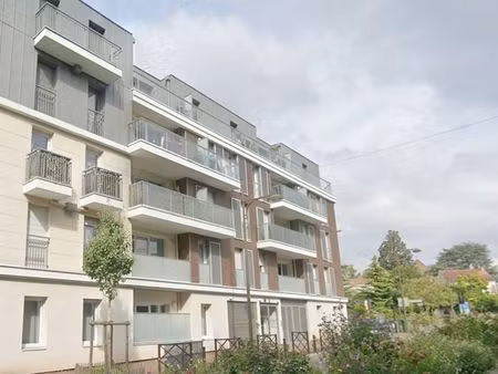 t2 de 42 5 m² avec balcon et parking – résidence le carré briand – châtenay-malabry