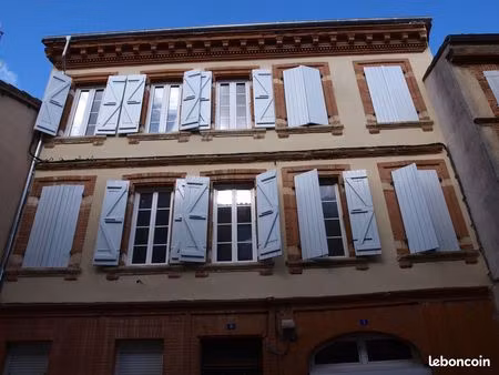 particulier loue studio meublé centre historique