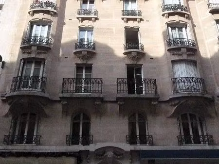 studio vide paris 15 au 6eme étage avec ascenseur bail civil
