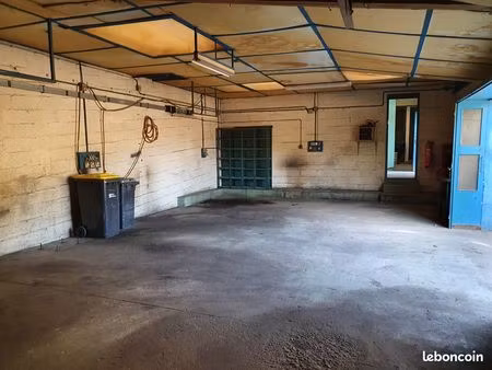 garage  dépôt