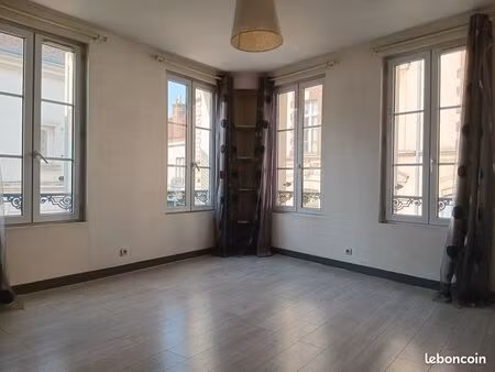 appartement t3 hyper centre