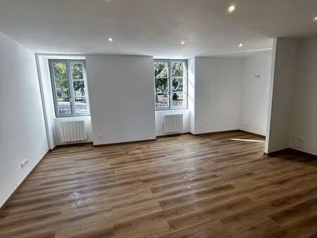 duplex rénové 80 m² – 2 chambres – centre château-gontier