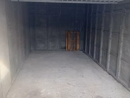garage / box