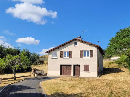 maison f5 sur 690 m² de terrain