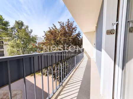 appartement 4 pièces avec 3 chambres  2 balcons  parking et ascenseur