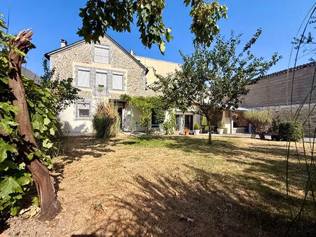 maison de caractère - 220 m² - 8 pieces - 5 chambres - jardin - divisible en 2 maisons - c
