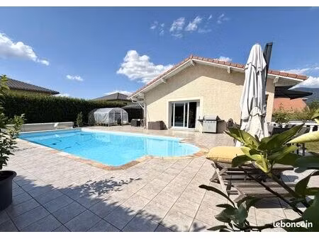 villa 6 pièces 165 m²