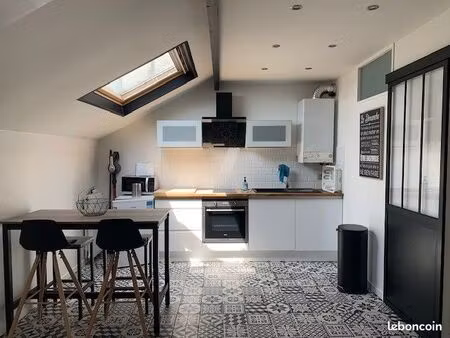 location studio meublé