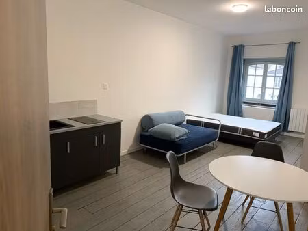 cv cognac studio meublé avec parking