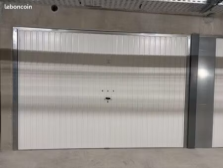 location garage 18m2 pmr
