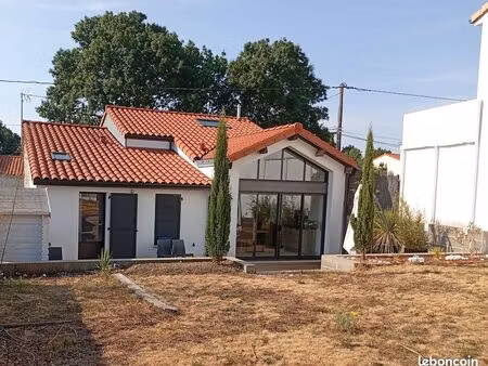 maison de charme standing meublée ou non meublée– cadre chais de l epinay ? –