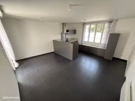 maison rénovée 4 chambres centre-bourg plumergat