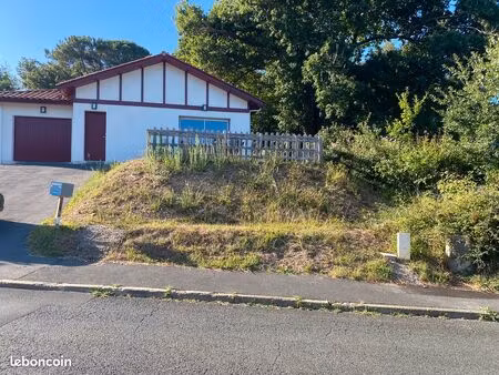 maison individuelle au bord du lac