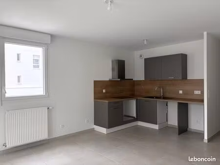 appartement 3 pièces 65 m²