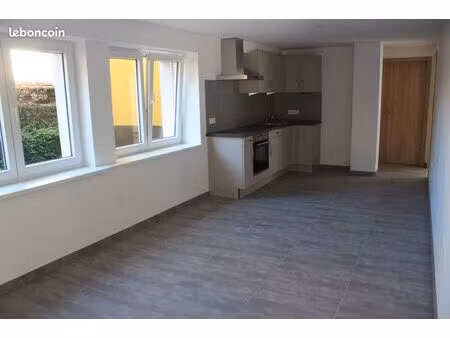 appartement 2 pièces + 1 bureau à louer