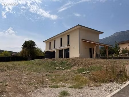 maison 3 pièces 69 m²